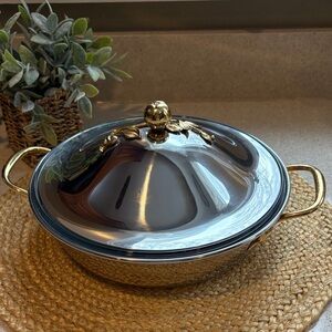 Vintage Oneida "Apples & Twigs" 2 QT Round Baker / Serving Dish